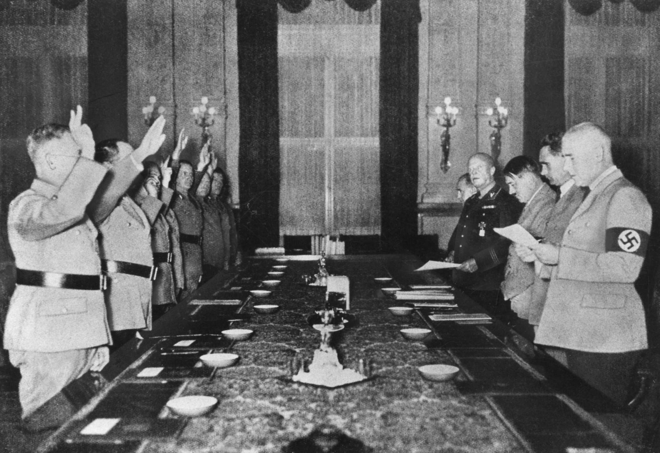 Гитлер 1934